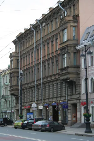Корпус по Невскому проспекту