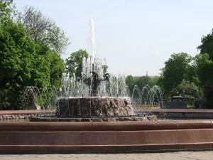 Сквер на Болотной площади (3,8 га) (Якиманка)