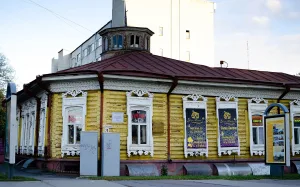 Дом Долженко Я.С., в котором размещалось 9-е мужское училище (Омск)