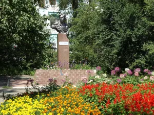 Памятник герою-комсомольцу Виталию Баневуру (Владивосток)