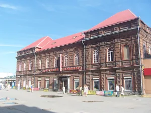 Банковский (торговый комплекс)