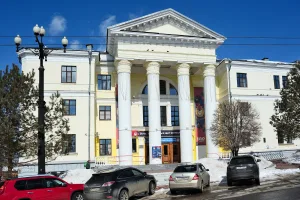 Спортивный комплекс с закрытым плавательным бассейном Дома офицеров Советской армии (Хабаровск)