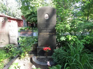 Могила Володина В.С. (1896-1958), советского артиста оперетты (Хамовники)