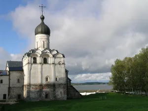 Церковь Благовещения с трапезной палатой