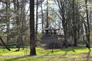 Грот с беседкой