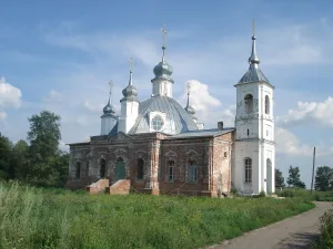 Троицкая церковь (Красное)
