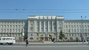Здание Управления Омской железной дороги, в котором в январе-марте 1922 г. по заданию Совета труда и обороны работал Ф.Э.Дзержинский (Омск)