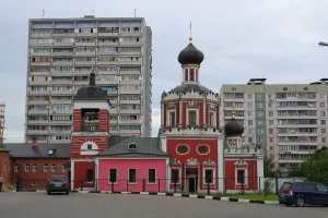 Храм Троицы Живоначальной в Конькове