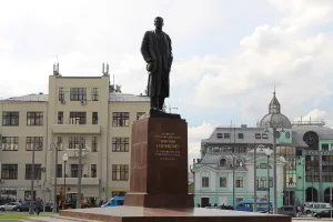 Памятник Горькому (на площади Тверская Застава)