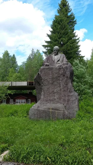 Памятник В.И. Ленину (Ильичёво)