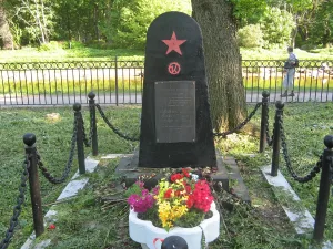 Братская могила рабочих Кировского завода