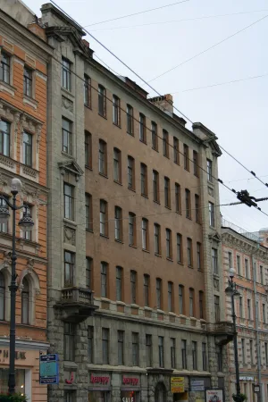 Корпус по Невскому проспекту