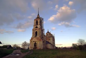 Богоявленская церковь с живописью (Еськи)