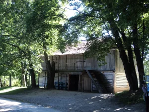 Амбар (Ясная Поляна)