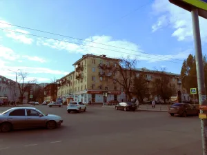 Жилой дом со встроенными помещениями