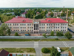 Школа (Лодейное Поле)