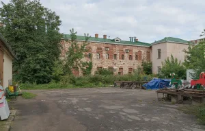 Корпус мануфактурный (казармы Николо-Мокринские) (Ярославль)