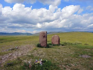 Менгиры «Салбыкские ворота» (Вершино-Биджа)