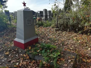 Могила профессионального революционера-большевика И.А. Баранова (1881-1917) (Фурманов)