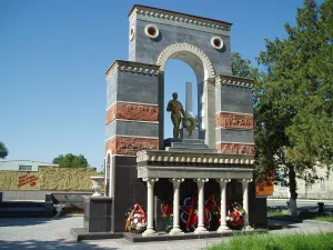 Памятник советским воинам, погибшим в годы Великой Отечественной войны 1941-1945 гг. (Черкесск)