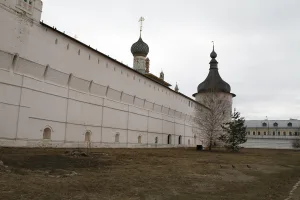 Западное прясло северной крепостной стены (Ростов)