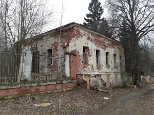 Западный флигель у парадных ворот (Гребнево)