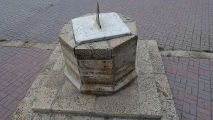 Солнечные часы (Таганрог)