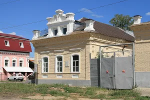 Дом купца Сипатова, в котором в 1917-1919 гг. размещался первый мелекесский Совет рабочих и солдатских депутатов