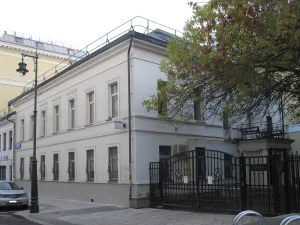 Дом причта храма св. Николая Чудотворца «что у Столпа» с церковной лавкой (Басманный)