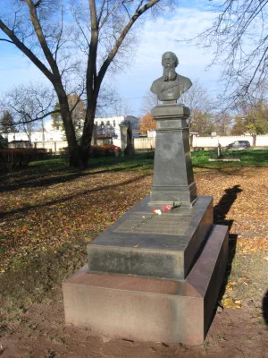 Могила М.Е. Салтыкова-Щедрина (1826-1889), писателя