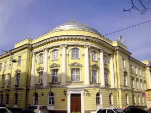 Главное здание военно-автомобильной школы