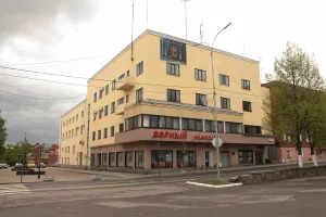 Жилой дом с торговыми помещениями (Приозерск)