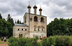 Звонница с церковью Иоанна Предтечи (Борисоглебский)