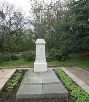 Common grave of Russian and French soldiers