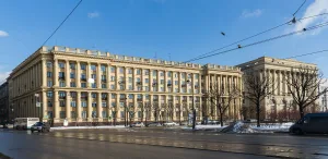 Здание института «ЛенНИИпроект» и жилой дом