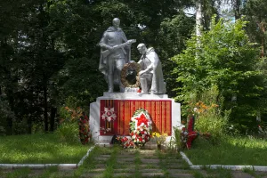 Братская могила воинов Советской Армии, умерших от ран (1941-1945) (Гороховец)