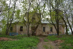 Церковь Троицы с колокольней (Гривино)