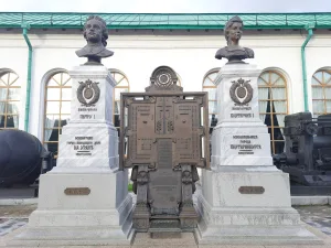 памятник Петру I и Екатерине I в Екатеринбурге