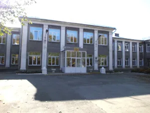 Здание средней школы № 34, в которой учился зверски замученный фашистами разведчик Н.П. Алексеев (Челябинск)