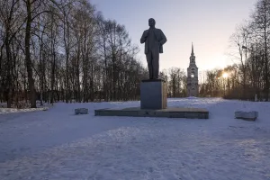 Памятник В.И. Ленину (Осташков)