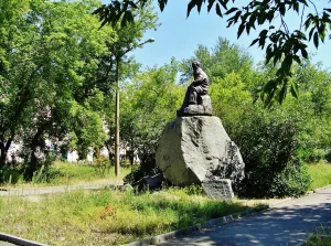 Памятник П.П. Бажову (Копейск)