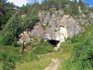 Денисова пещера