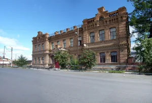 Здание мужской гимназии (Ирбит)