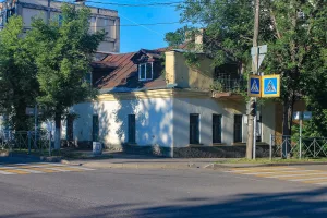 Жилой дом (Луга)