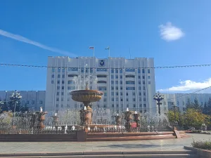 Эспланада площади с партерами и комплексом фонтанов (Хабаровск)