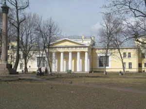 Садовый корпус с портиком