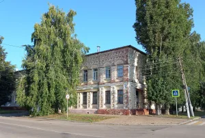 Здание мужской гимназии (Кирсанов)