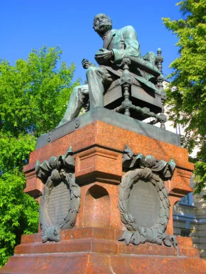 Памятник Пирогову