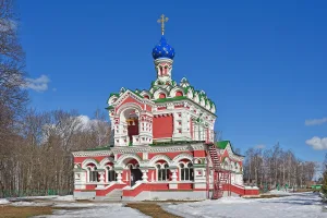Церковь апостолов Петра и Павла (фамильная) (Старожилово)