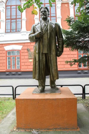 Памятник М.И. Калинину (Благовещенск)